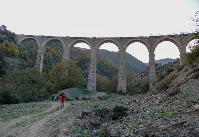 منظر کوهستانی راه‌آهن شمال ایران